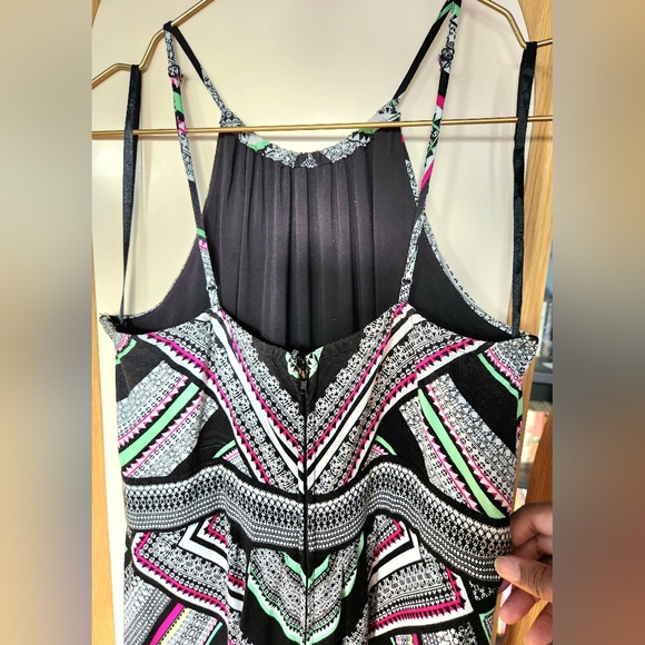 Dynamite High Neck Adjustable Strap Maxi Dress Bandana Style Print Size Medium - Picture 6 of 13